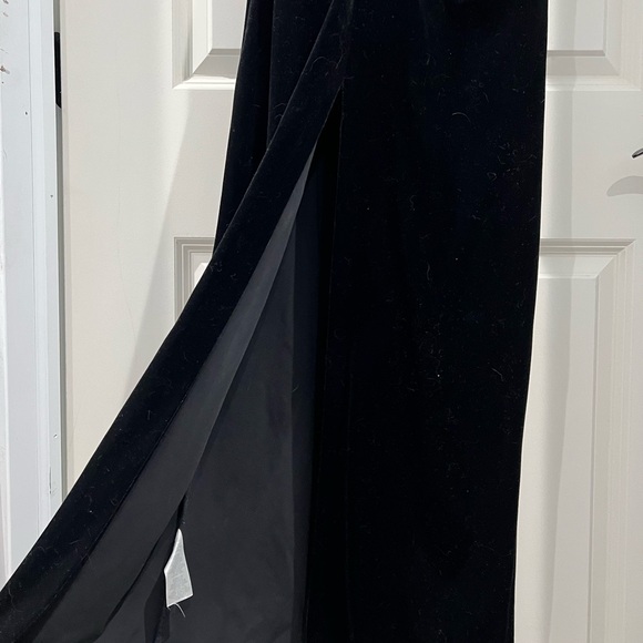 Xscape Black Long Sleeve Feather and Velvet Dress - Picture 7 of 7